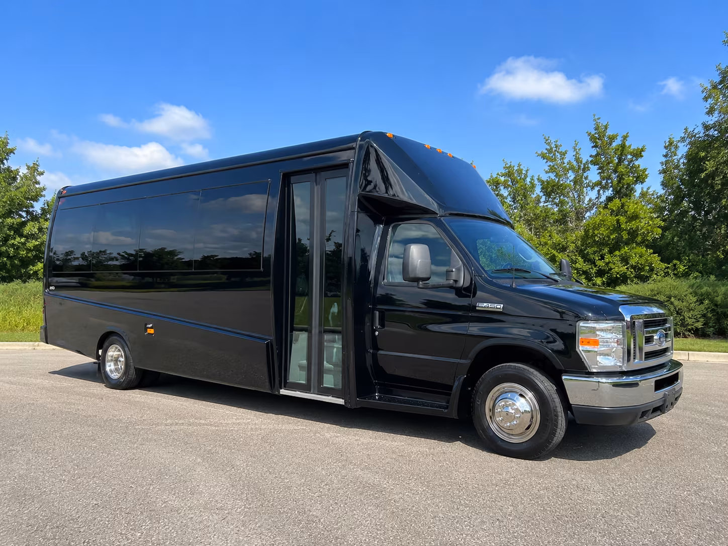 fan buses down i 35 to san antonio spurs and missions games