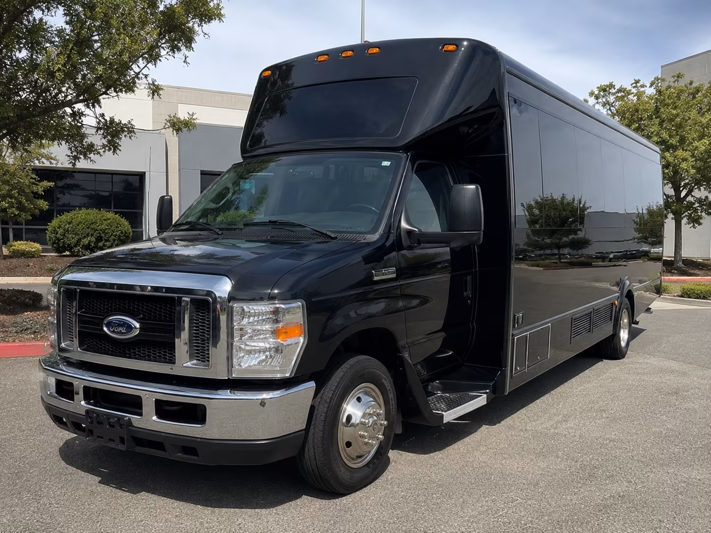 laredo party bus rental 2